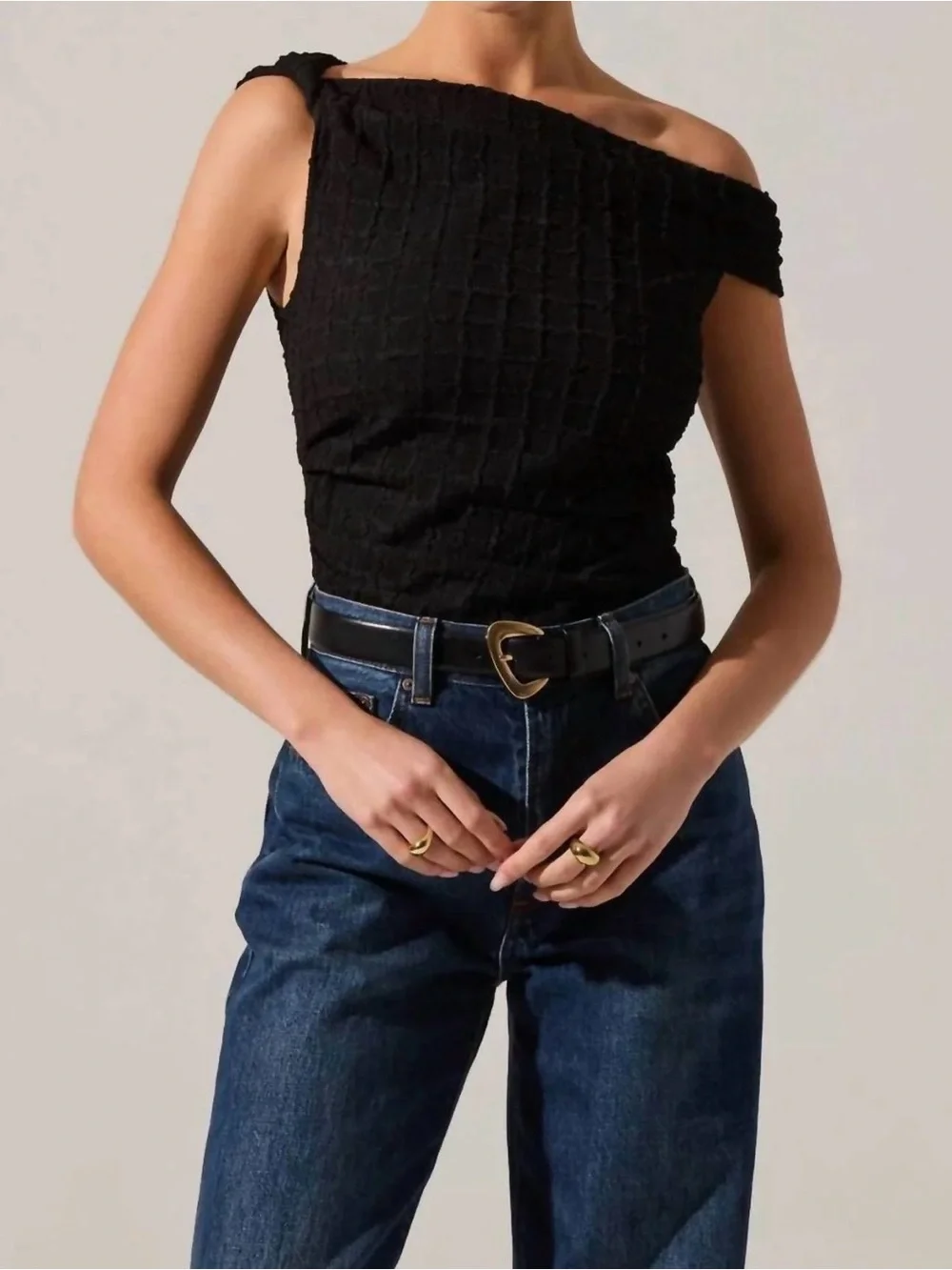 ASTR The Label “Lindy Top” Black One Shoulder Textured Top NWT Medium - Picture 5 of 7